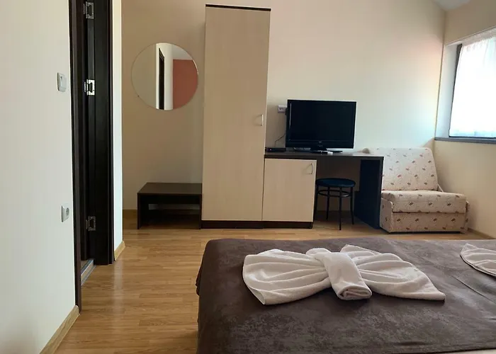 Family Piter 3* غولدن ساندز