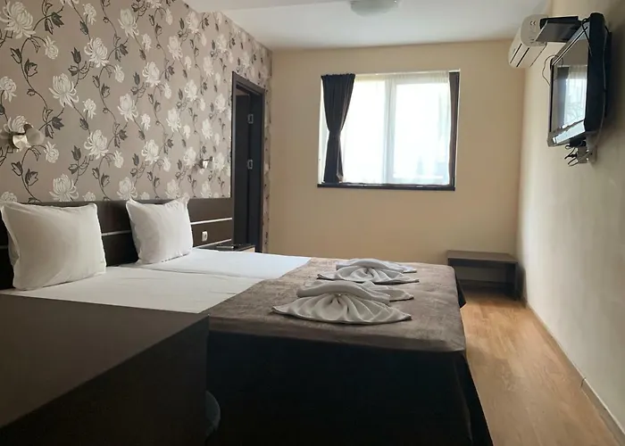 فندق Family Piter 3*