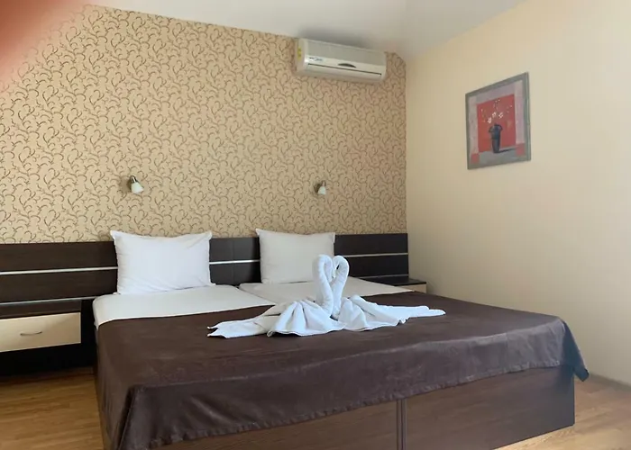 فندق Family Piter 3*