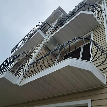 Family Pier מלון