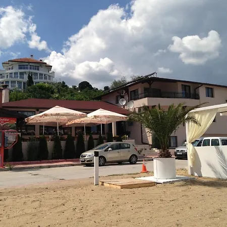 Family Pier Golden Sands