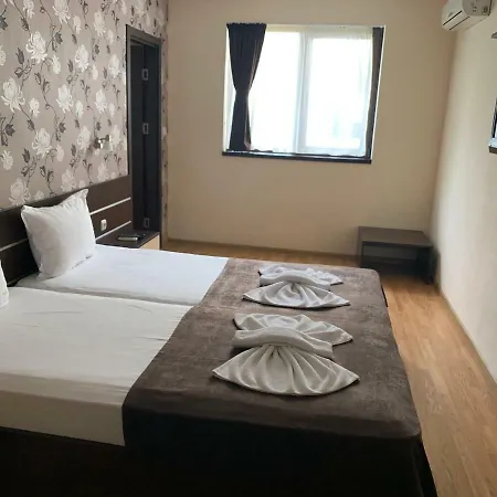 Family Pier Hotel 3*