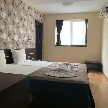 Готель Family Piter 3*