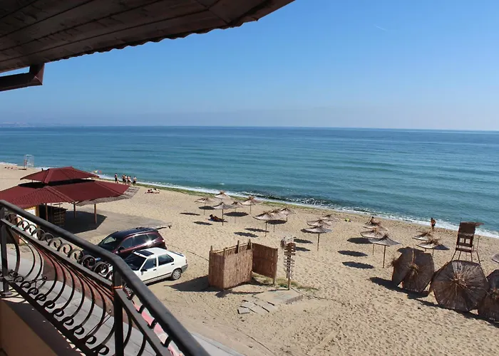 Family Pier מלון 3*