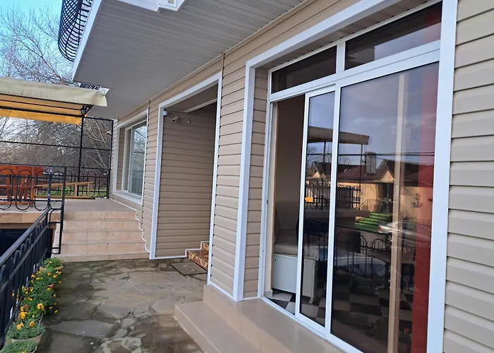 Family Pier מלון 3*