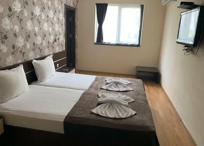 Family Pier Hotel 3*